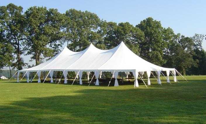 40x80 Seating (Based on 8 Ft Tables) 240-384 $960.00