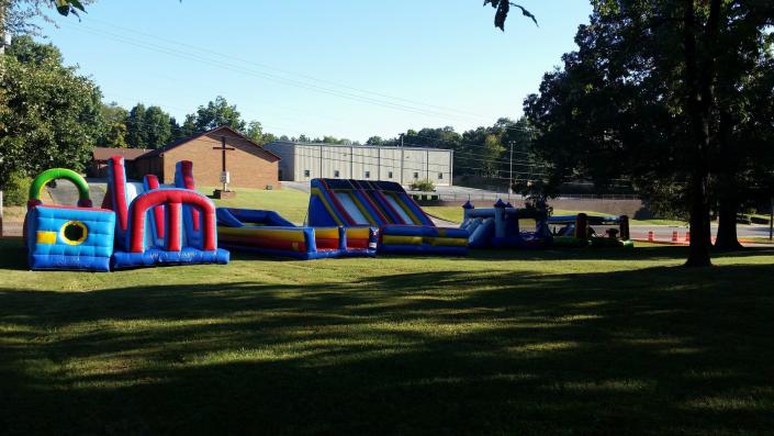 Looking to rent a bounce house in Northeast Arkansas? Contact Kious Tent Rentals for great deals on birthday and event fun! 870-972-5083